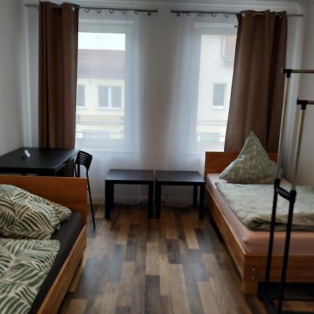 דירות שקאודיטז Mehrfamilien Haus מראה חיצוני תמונה