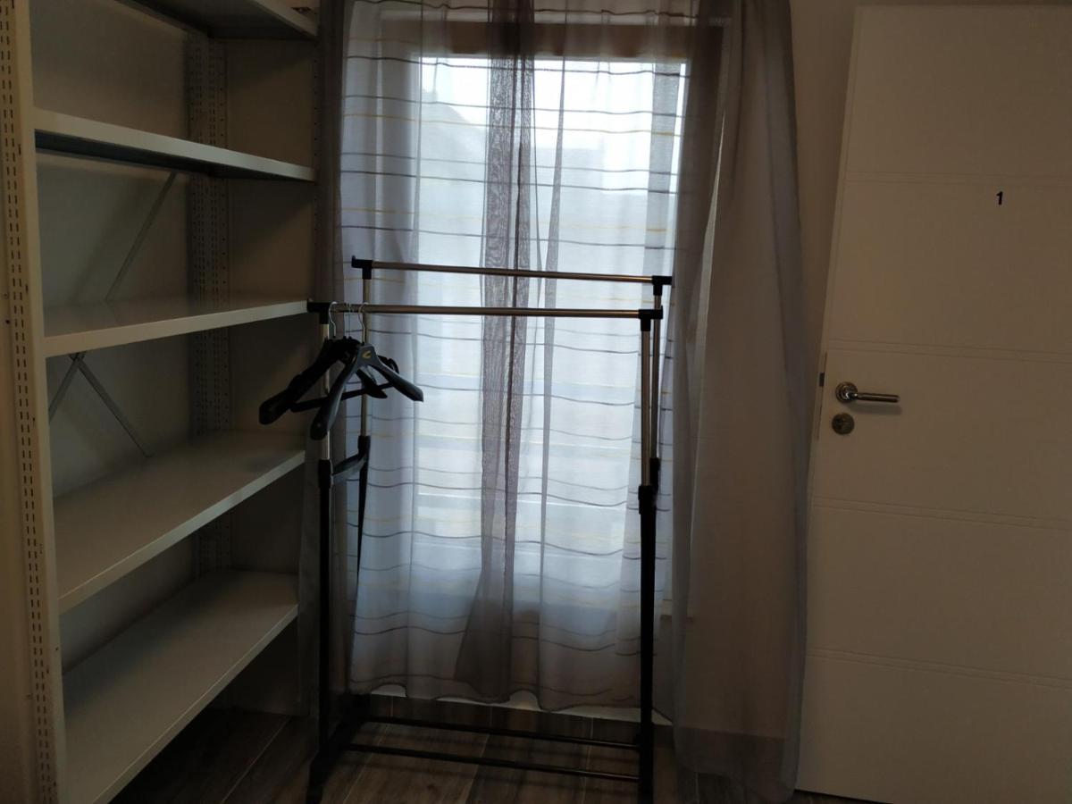 דירות שקאודיטז Mehrfamilien Haus מראה חיצוני תמונה