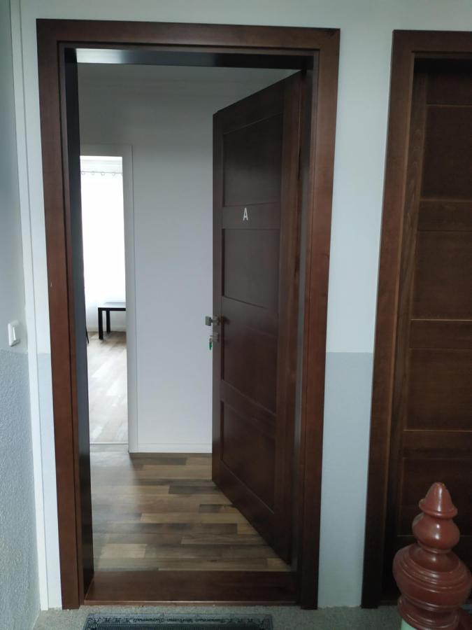 דירות שקאודיטז Mehrfamilien Haus מראה חיצוני תמונה