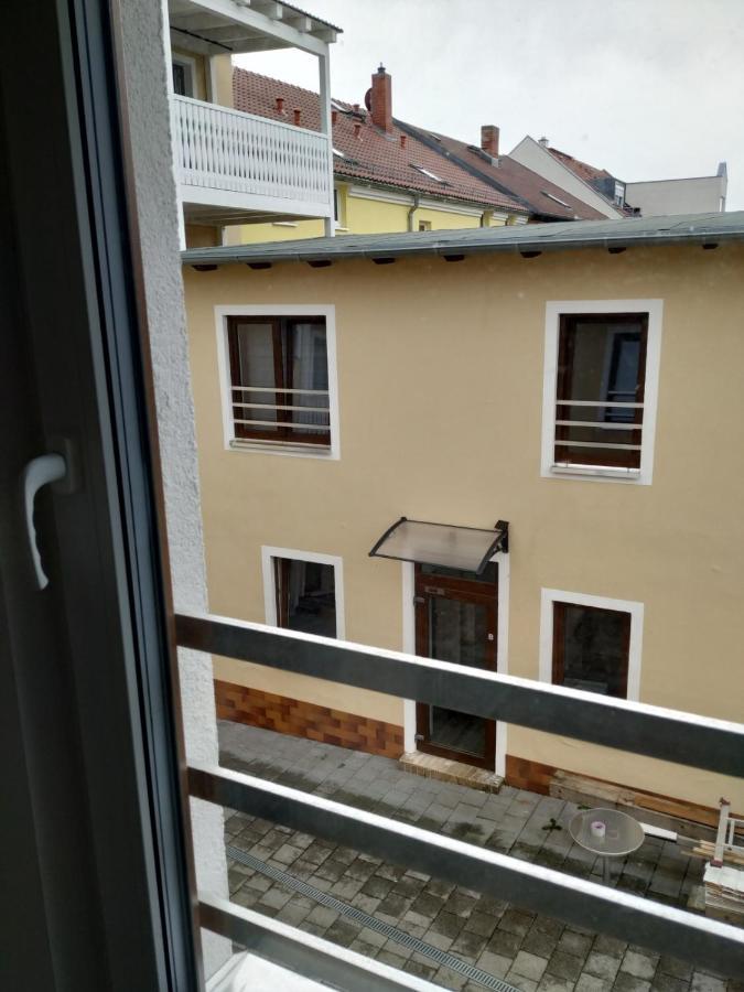 דירות שקאודיטז Mehrfamilien Haus מראה חיצוני תמונה