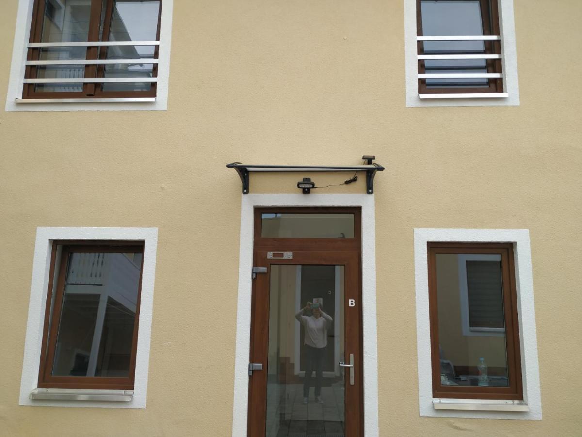 דירות שקאודיטז Mehrfamilien Haus מראה חיצוני תמונה